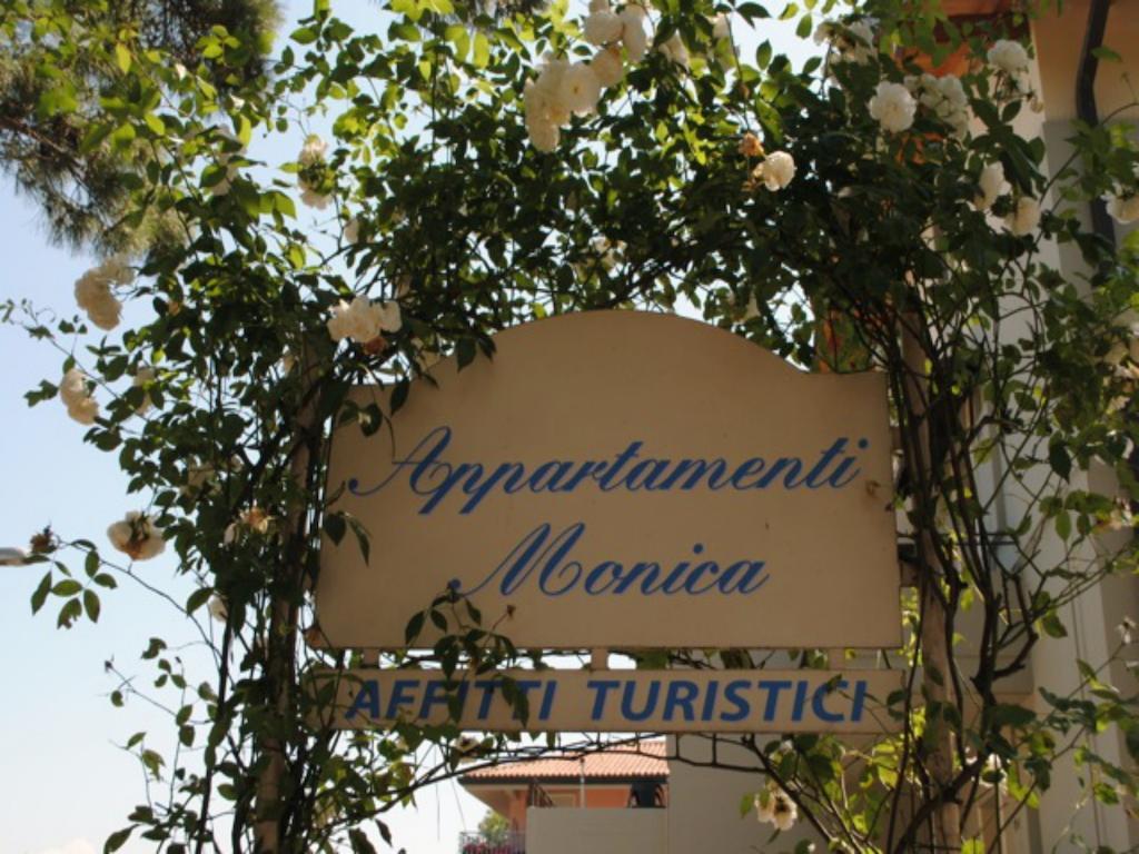 Monica Appartamenti Sirmione Eksteriør billede